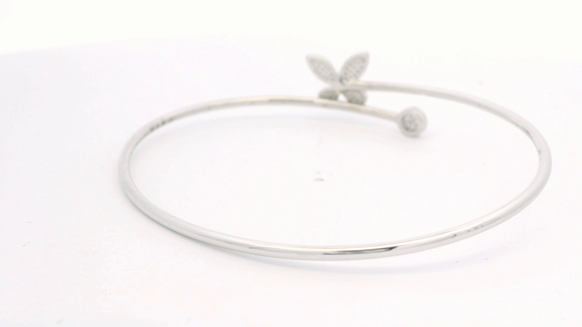 BRACELET 14KW 0.25CTW DIAMOND OPEN BUTTERFLY CUFF BANGLE - BUTTERFLY AND ROUND CLUSTER