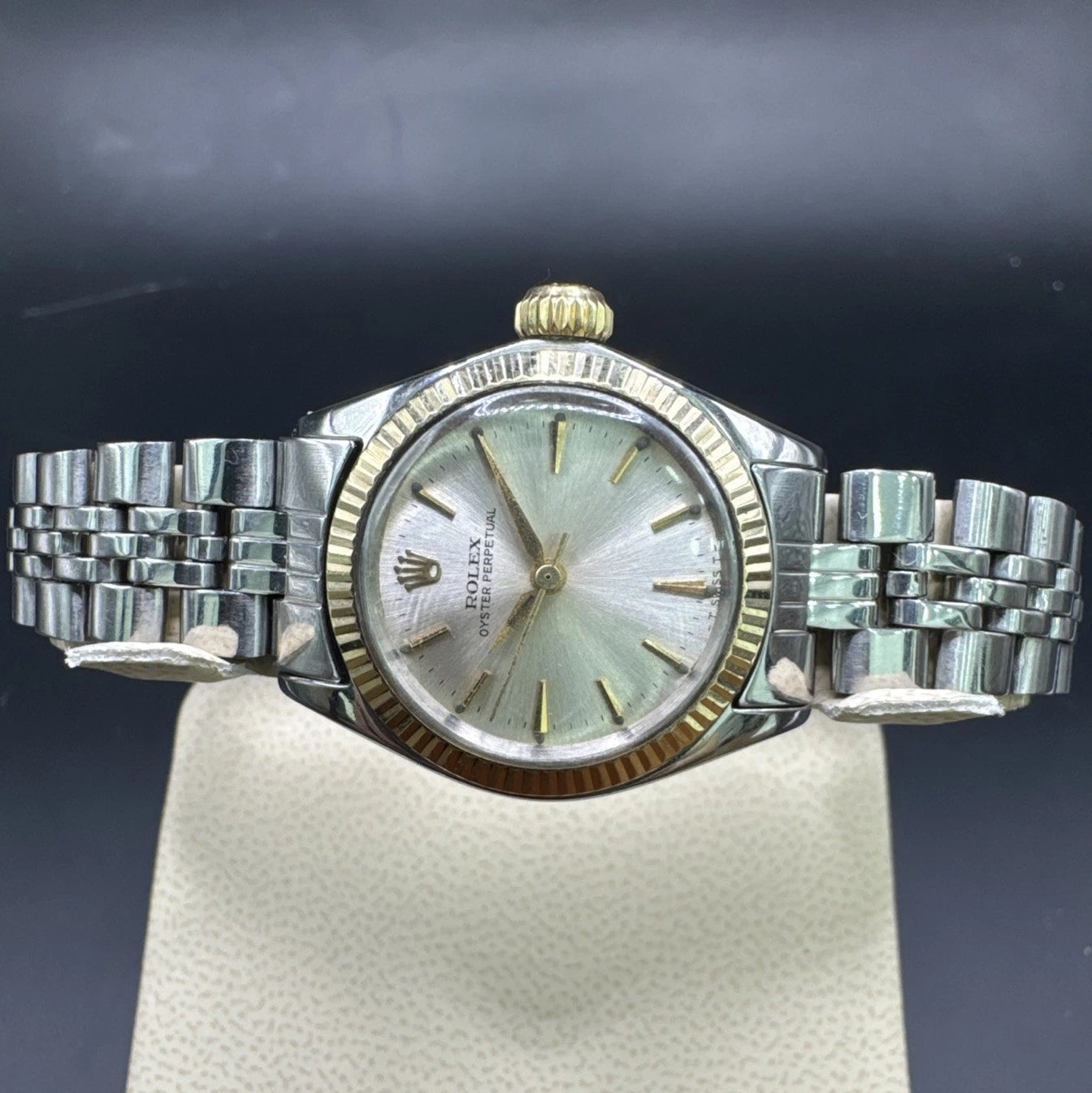 Vintage 1965 Ladies Rolex Oyster Perpetual 6619 – Gold Bezel