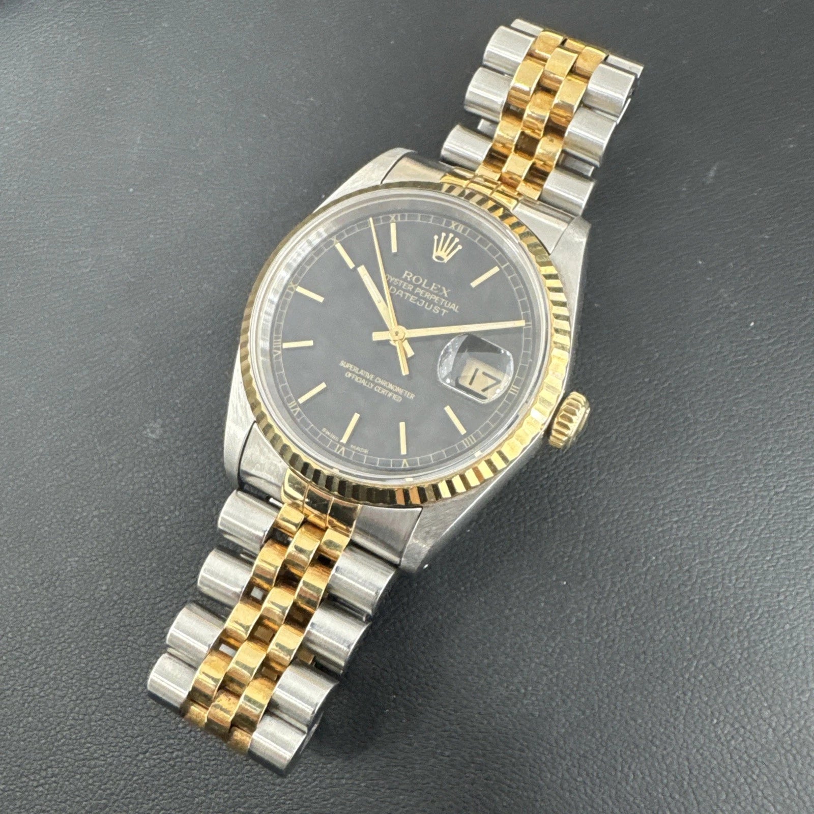 Rolex Datejust 16233 Black Dial – 36mm – 1993 – Two tone