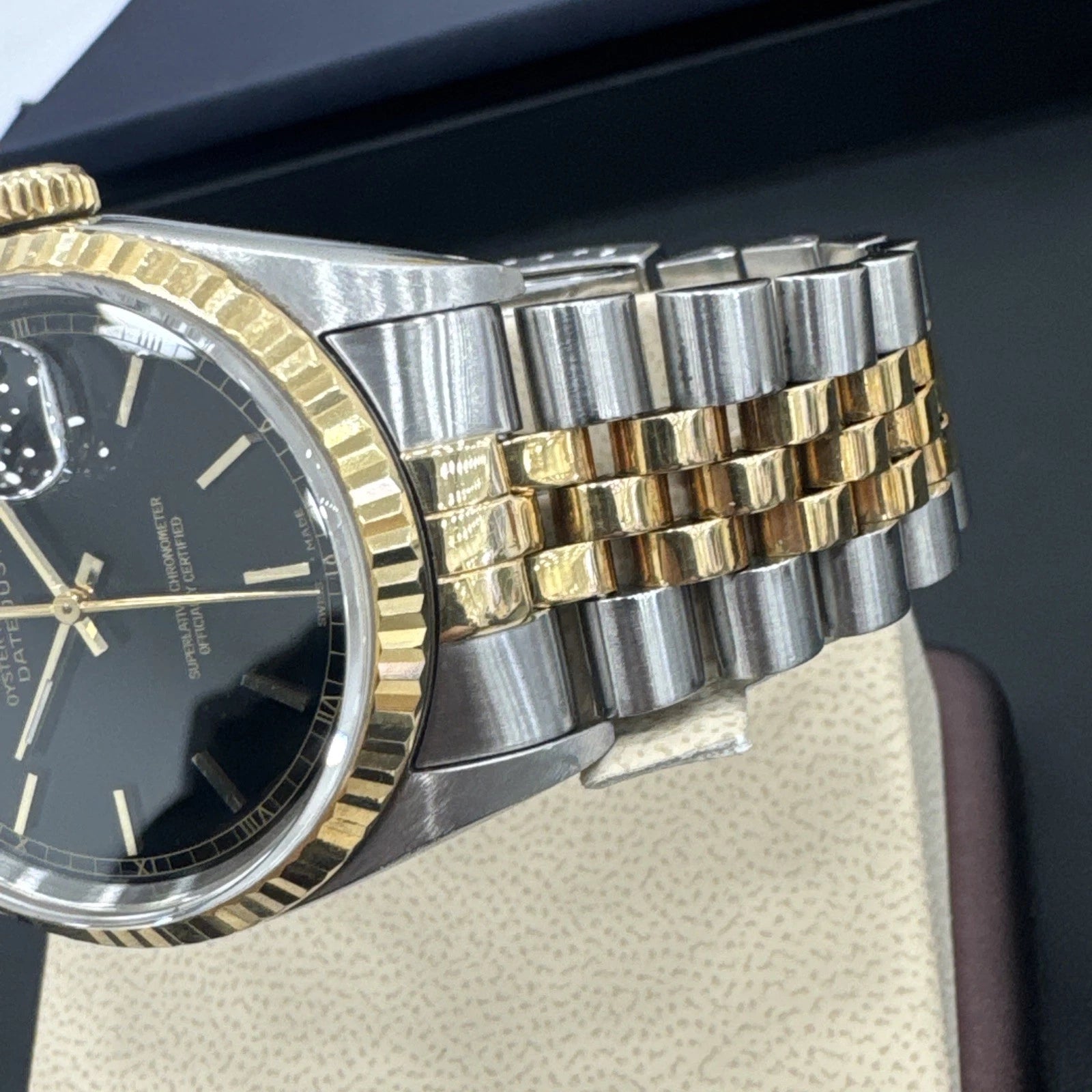 Rolex Datejust 16233 Black Dial – 36mm – 1993 – Two tone
