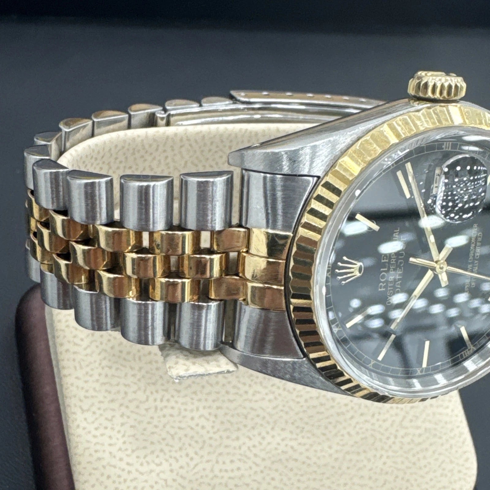 Rolex Datejust 16233 Black Dial – 36mm – 1993 – Two tone