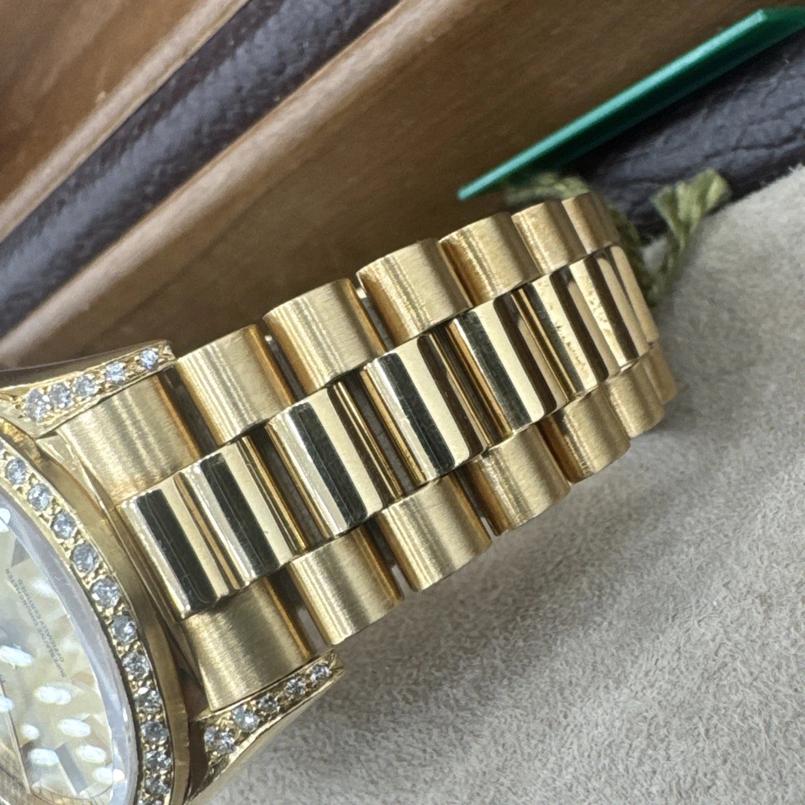 Rolex Day-Date “President” 18238 (1991) – 18K Yellow Gold, Original Box & Papers