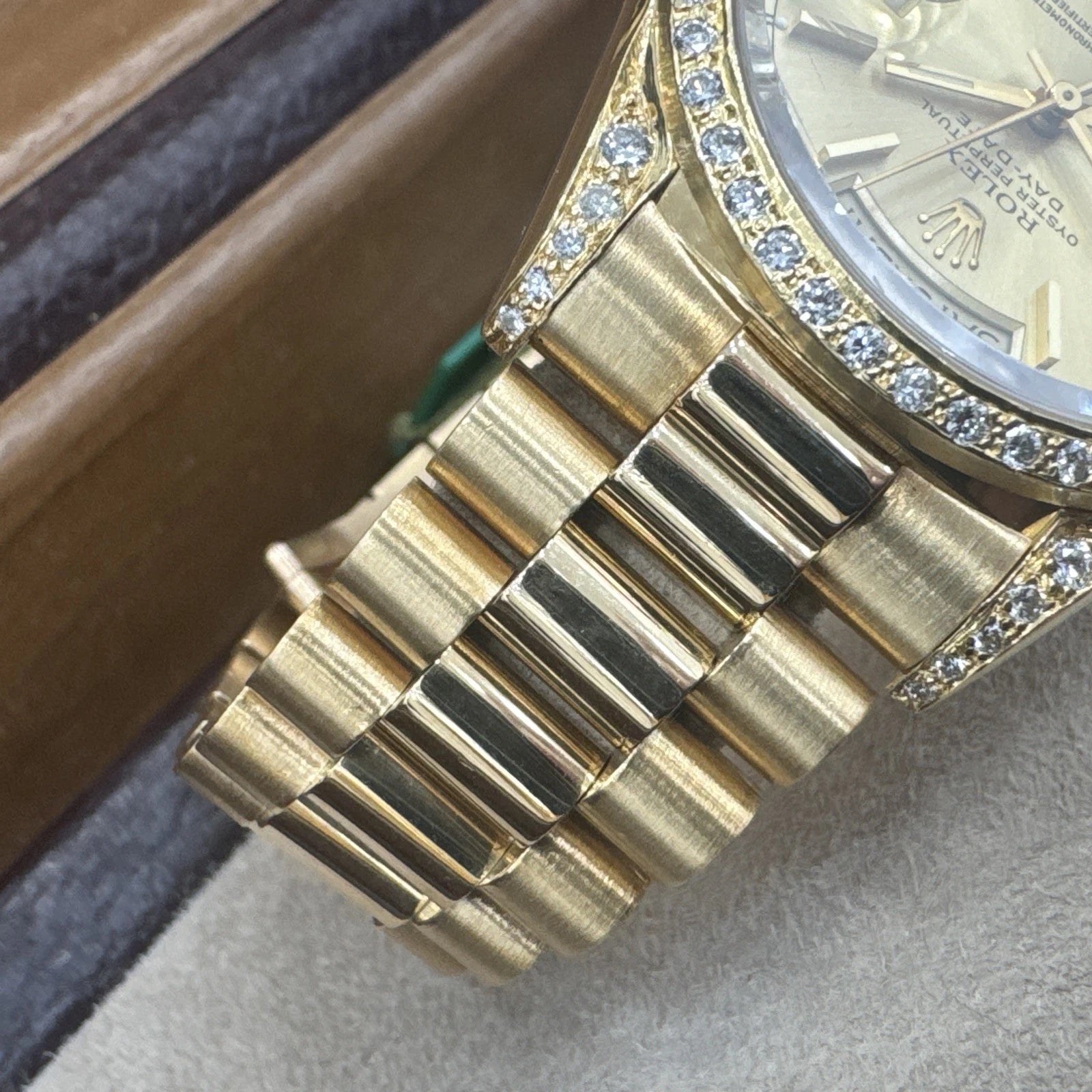 Rolex Day-Date “President” 18238 (1991) – 18K Yellow Gold, Original Box & Papers