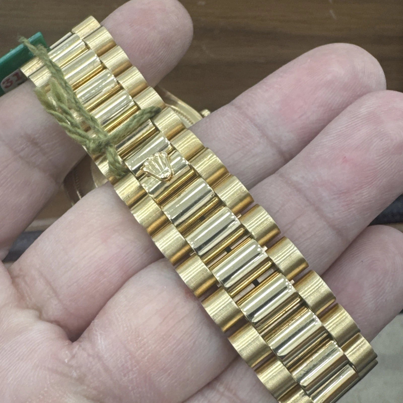 Rolex Day-Date “President” 18238 (1991) – 18K Yellow Gold, Original Box & Papers