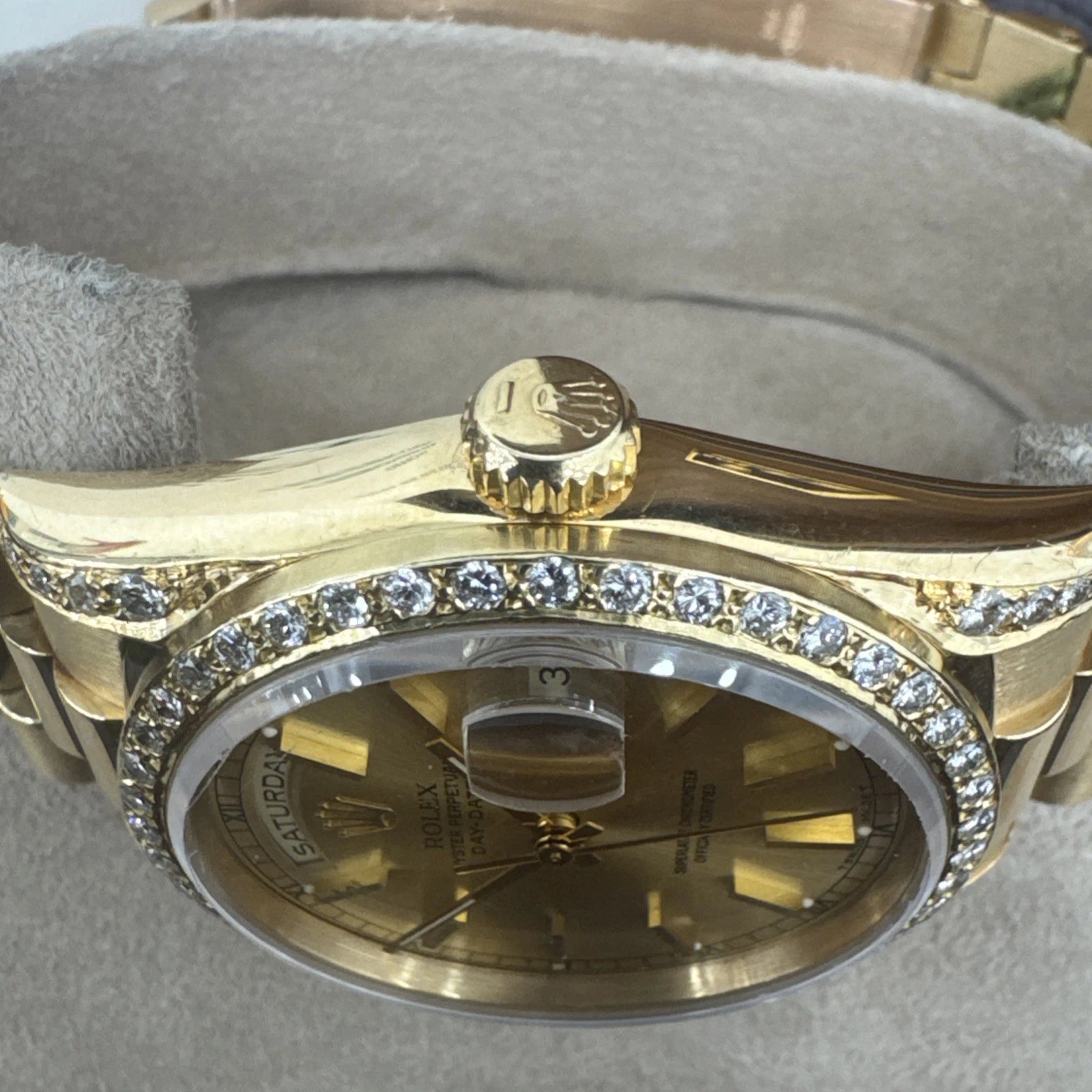 Rolex Day-Date “President” 18238 (1991) – 18K Yellow Gold, Original Box & Papers