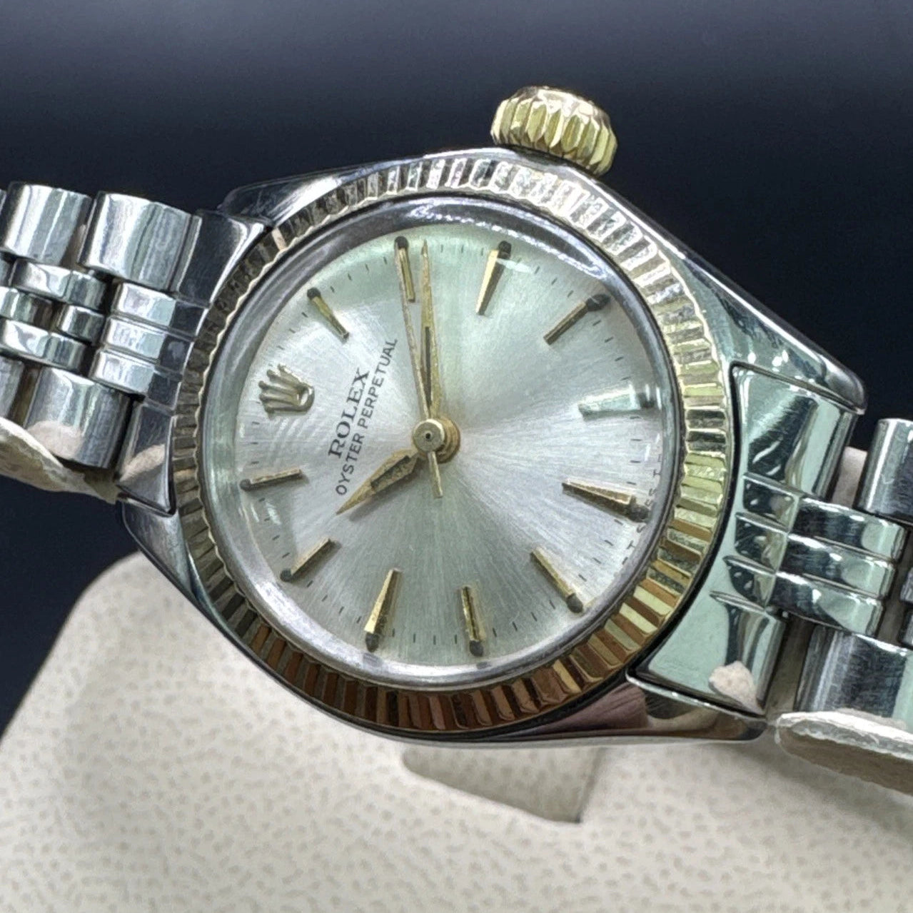 Vintage 1965 Ladies Rolex Oyster Perpetual 6619 – Gold Bezel